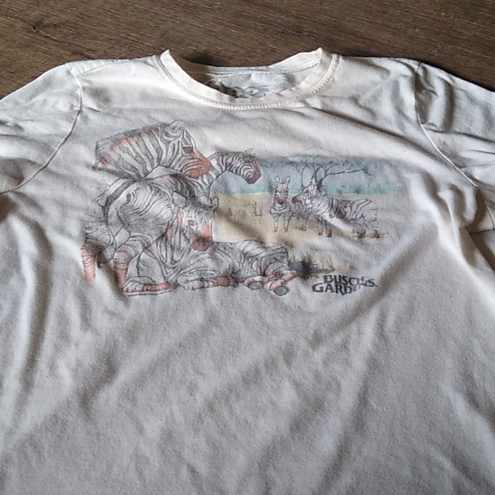 Vintage "doe" Busch gardens t shirt